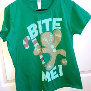 Ladies large green BITE ME cotton tshirt